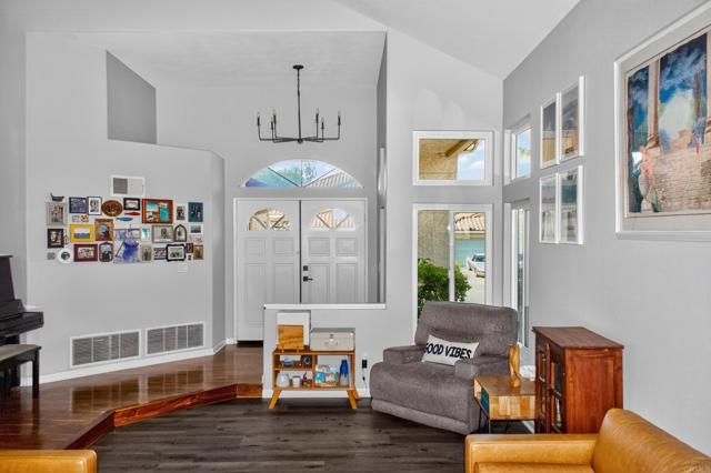 Detail Gallery Image 7 of 67 For 778 Sepia Ct, Oceanside,  CA 92057 - 4 Beds | 3 Baths