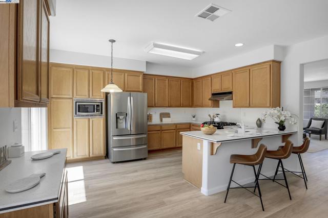 Image 8 of 58 For 552 Stonehaven Ct