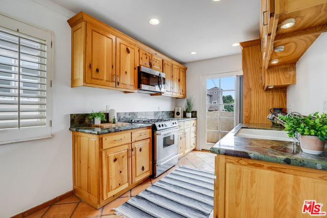 927 21st Street, 7 photo 8