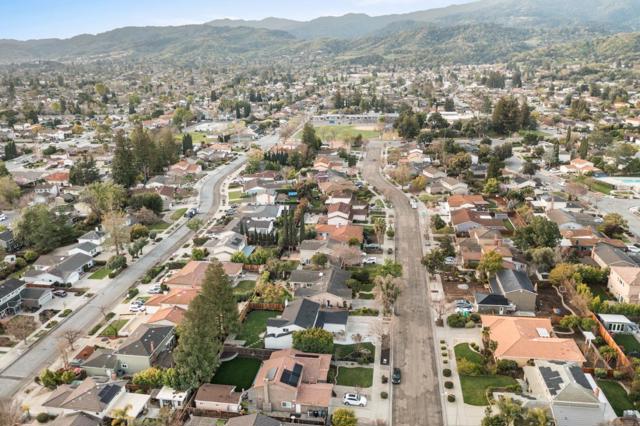 6034 Ostenberg Drive, San Jose CA: https://media.crmls.org/mediaz/dcb7b0ec-66ee-43d9-a68e-8cfd5dccbff7.jpg