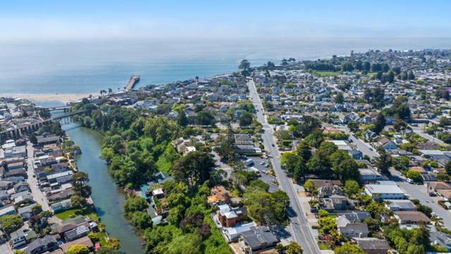 1760 48th Avenue, Capitola CA: https://media.crmls.org/mediaz/dcb81b7d-0e2d-4bbc-a582-fbf984850eec.jpg