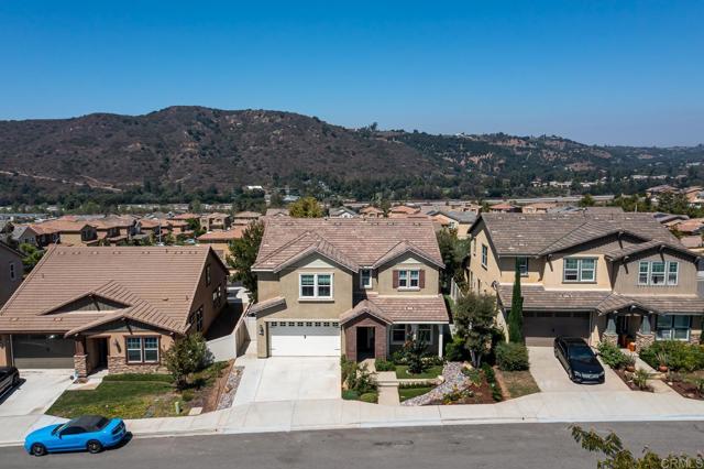 35788 Bay Morgan Lane, Fallbrook CA: https://media.crmls.org/mediaz/dcb832e2-dd77-4dda-8ff0-3e3b110a0c4c.jpg