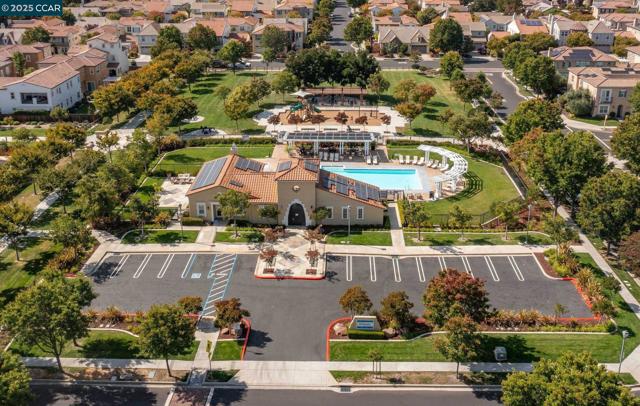 2371 Magnolia Bridge Dr, San Ramon CA: https://media.crmls.org/mediaz/dcb88a86-e2e4-47af-957b-1581d5e9d012.jpg