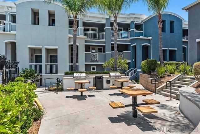 3514 Shoreline Bluff Ln, San Diego CA: https://media.crmls.org/mediaz/dcb8e762-c619-4a31-a4d8-a40de15a86bb.jpg