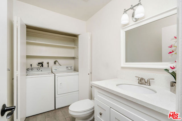 18524 Mayall Street, Northridge CA: https://media.crmls.org/mediaz/dcb8ee9d-1526-43b6-ba5a-ef4861086c9d.jpg