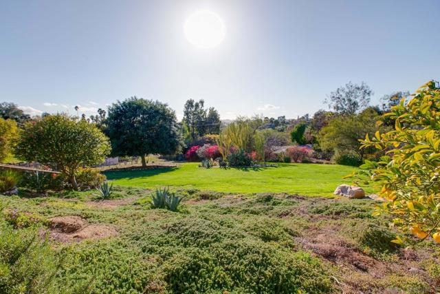 2610 Sunset Hills, Escondido CA: https://media.crmls.org/mediaz/dcb94a39-77fd-4f83-a657-4ec69bb636f9.jpg
