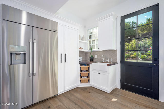 508 W Stafford Road, Thousand Oaks CA: https://media.crmls.org/mediaz/dcb98113-9e97-46d4-af12-87079899c85e.jpg