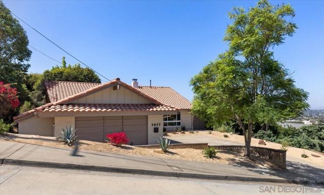 7977 Wetherly St, La Mesa CA: https://media.crmls.org/mediaz/dcba6440-dbac-4e60-8e6f-2889bcbcd2cf.jpg