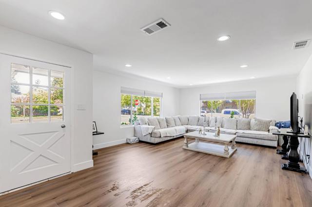 700 Eschenburg Drive, Gilroy CA: https://media.crmls.org/mediaz/dcbb469e-df84-4ae0-ad76-172569b0cc03.jpg