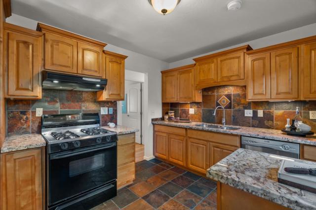 652 Montezuma Drive, Pacifica CA: https://media.crmls.org/mediaz/dcbc39dd-ba38-431e-8c1a-f3a70475e2b5.jpg