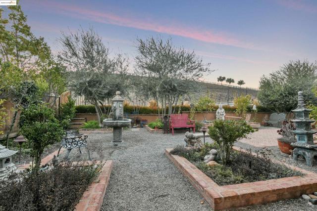 1147 Saint Julien St, Brentwood CA: https://media.crmls.org/mediaz/dcbc7f5a-b279-4fa2-a4bd-71bea82797cd.jpg