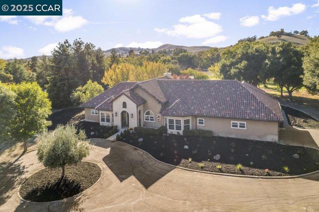 5655 Bruce Dr, San Ramon CA: https://media.crmls.org/mediaz/dcbc8d49-16a1-4680-b0da-8fe550ea7e13.jpg