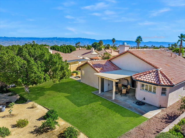 78524 San Marino Court, La Quinta CA: https://media.crmls.org/mediaz/dcbdaf57-10cf-4e1e-9d48-317ae3589998.jpg