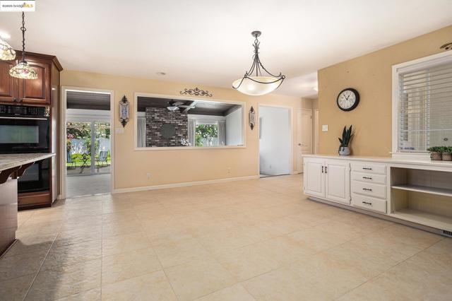 3031 Barmouth Dr, Antioch CA: https://media.crmls.org/mediaz/dcbe63af-e5c8-4dca-9fa1-172565d4c814.jpg