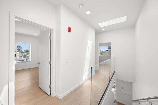 4004 Ohio st #4, San Diego CA: https://media.crmls.org/mediaz/dcbe852a-45d2-469c-a0a6-f5e2c27442f1.jpg