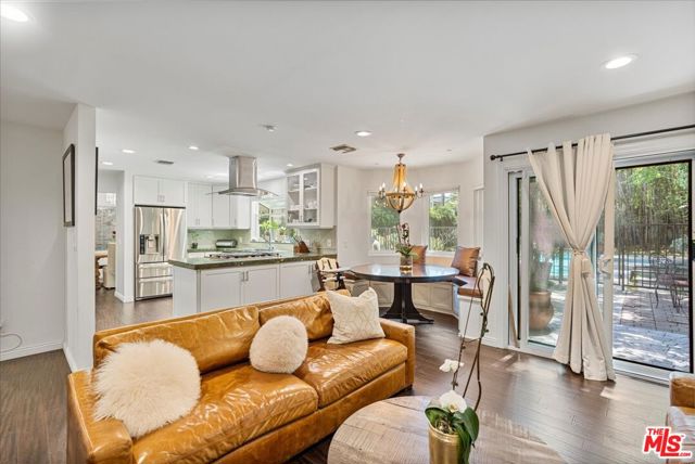 12834 Landale Street, Studio City CA: https://media.crmls.org/mediaz/dcc12cb4-2761-4042-af9a-09ea32e3b2c7.jpg
