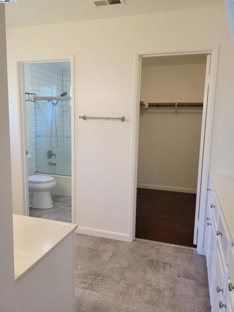 Image 11 of 22 For 17089 Columbia Dr
