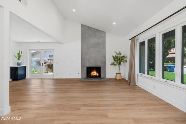 2257 Glastonbury Road, Westlake Village CA: https://media.crmls.org/mediaz/dcc36f82-7e59-405c-9388-bbbaae696136.jpg