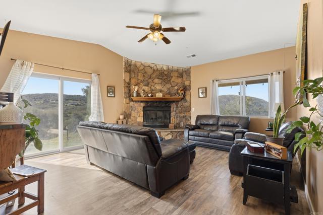 Detail Gallery Image 3 of 42 For 10619 Boulder Creek Rd, Descanso,  CA 91916 - 3 Beds | 2 Baths