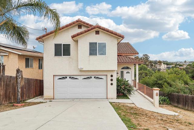1215 Weaver St, San Diego CA: https://media.crmls.org/mediaz/dcc4416f-b86f-4cfd-8d06-57cd4b3799b4.jpg