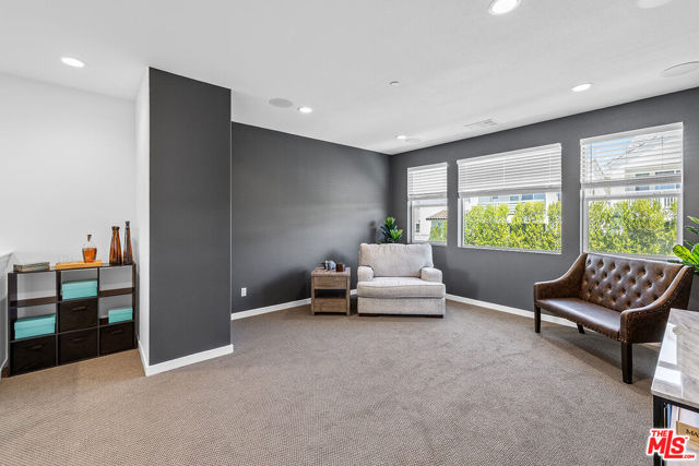 18113 Tableau Way, Santa Clarita CA: https://media.crmls.org/mediaz/dcc455e9-862a-434f-aa24-e0bbd8e1fe5b.jpg