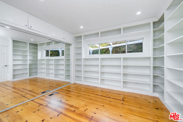 4118 Davana Road, Sherman Oaks CA: https://media.crmls.org/mediaz/dcc46428-dc35-48f3-9c9c-765c24e2b801.jpg