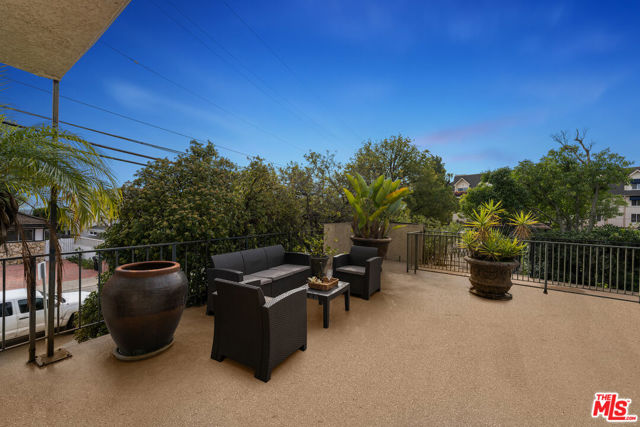 Drew Fenton | 2385 Roscomare Road Los Angeles CA | MLS: 7556899