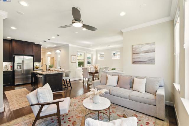 538 Sandalwood Drive, Livermore CA: https://media.crmls.org/mediaz/dcc47c44-9857-4538-9060-e0123ad09ad4.jpg