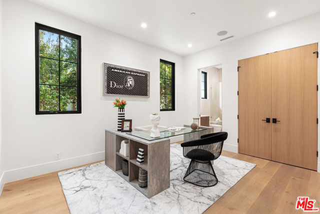 2565 Patricia Avenue, Los Angeles CA: https://media.crmls.org/mediaz/dcc4adb3-b45e-4f07-995f-203604a5bc05.jpg