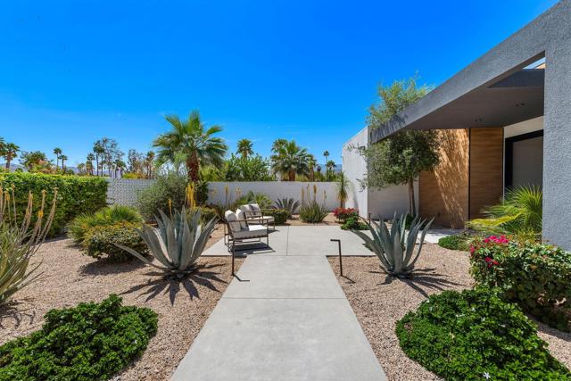 43421 Joshua Road, Rancho Mirage CA: https://media.crmls.org/mediaz/dcc4f8d2-b867-4763-9a34-d728fad07020.jpg