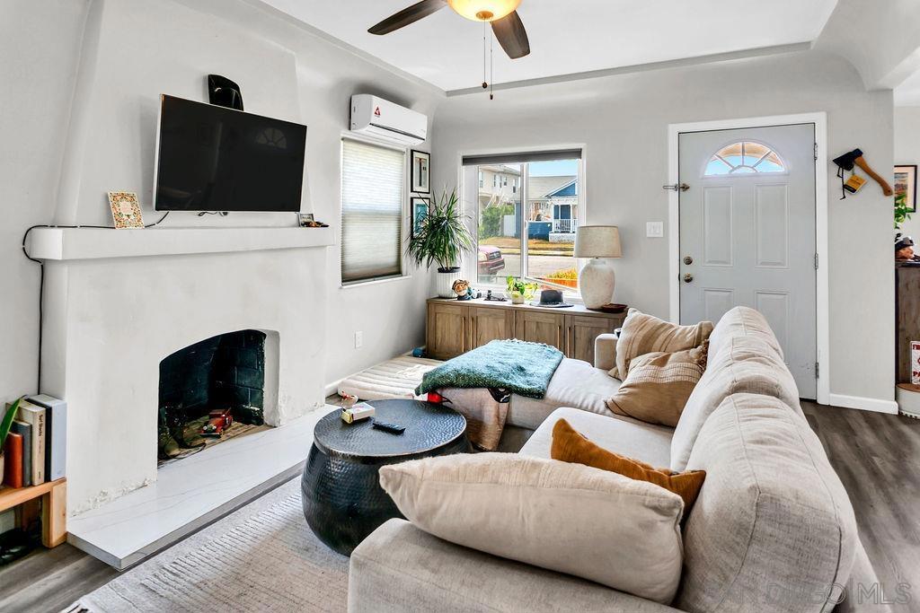 MLS #250034148SD img 4