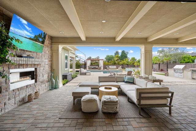 956 Urania Avenue, Encinitas CA: https://media.crmls.org/mediaz/dcc520a3-5a5a-4fc0-9a2b-7305f05a8d84.jpg