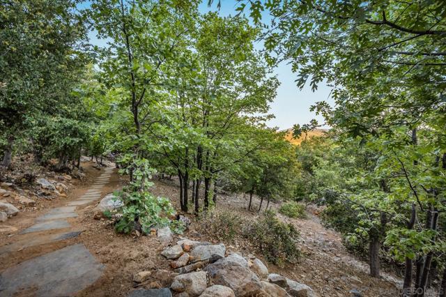 35750 Mountain Circle Drive, Julian CA: https://media.crmls.org/mediaz/dcc5a05c-aedb-4ce7-9b7c-9a76d64bc370.jpg