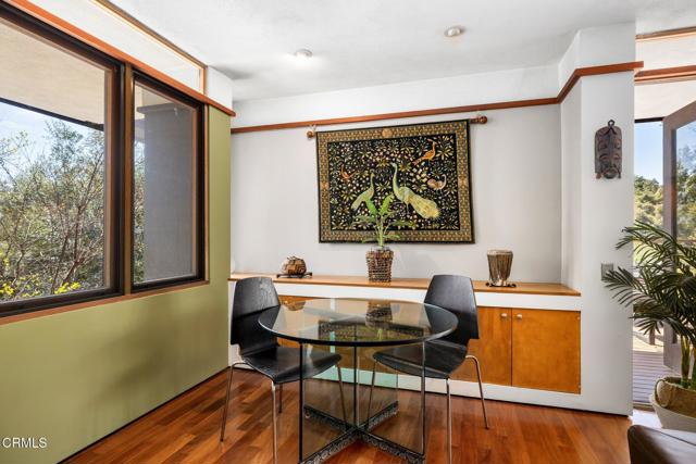 4639 El Camino Corto, La Canada Flintridge CA: https://media.crmls.org/mediaz/dcc6f6db-7f5d-48af-80a6-86f1e0b9adec.jpg