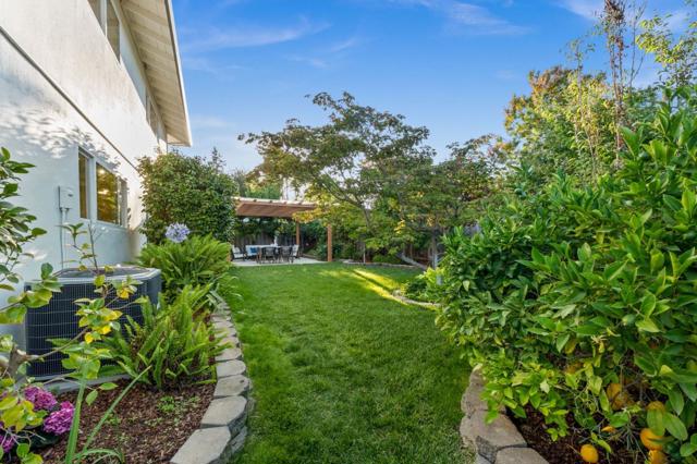 16251 Lilac Lane, Los Gatos CA: https://media.crmls.org/mediaz/dcc70fce-ad18-4c86-93c6-a6082d6d8d0d.jpg