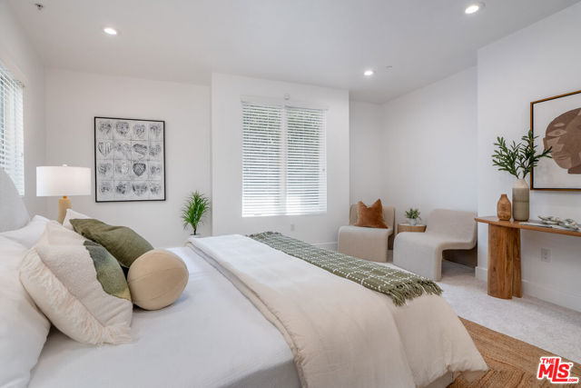 1318 S Roxbury Drive, Los Angeles CA: https://media.crmls.org/mediaz/dcc76931-5273-4f2d-bb89-a535a4d823cf.jpg