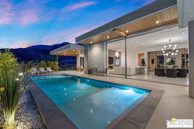 2381 Vista Palizada Drive, Palm Springs CA: https://media.crmls.org/mediaz/dcc779c5-696a-43df-a34c-d606f13332e7.jpg