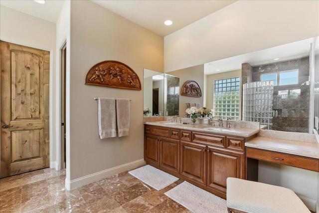 55830 Cherry Hills Drive, La Quinta CA: https://media.crmls.org/mediaz/dcc7cb40-89ca-4ab4-b6ae-89f35c260cc3.jpg