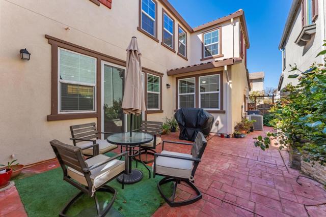 1091 S Shields Avenue, Mountain House CA: https://media.crmls.org/mediaz/dcc865cb-70aa-43d8-9932-381361c3c2a6.jpg