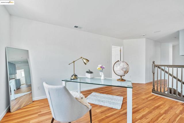 1261 King Loop, Tracy CA: https://media.crmls.org/mediaz/dcc8839d-af11-49fb-ba7d-977107a78fad.jpg