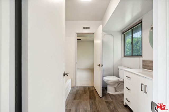 15901 High Knoll Road, Encino CA: https://media.crmls.org/mediaz/dcc88619-4a0e-44c3-a416-29c84f656a71.jpg