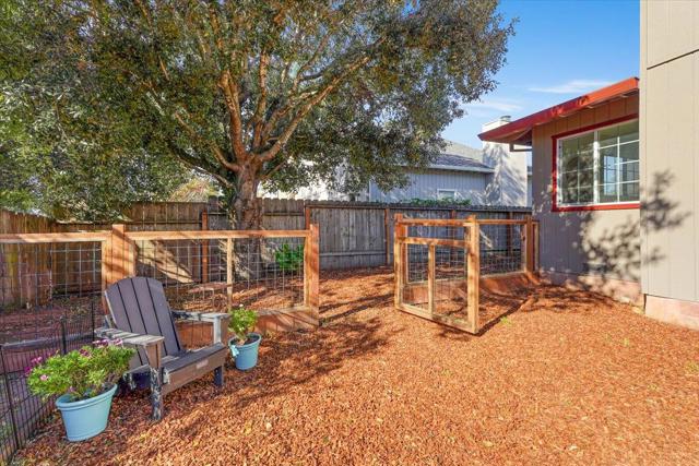 2200 Pelican, Santa Cruz CA: https://media.crmls.org/mediaz/dcc8abde-e55a-404a-9005-fbd5bc89af6d.jpg