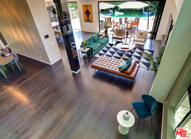 6360 Maryland Drive, Los Angeles CA: https://media.crmls.org/mediaz/dcc8fe99-e327-4dde-80d3-af60ac0096bb.jpg