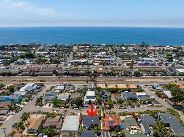 835 Dewitt Avenue, Encinitas CA: https://media.crmls.org/mediaz/dcc92c39-18ea-4475-b04e-222fb9bfca6c.jpg