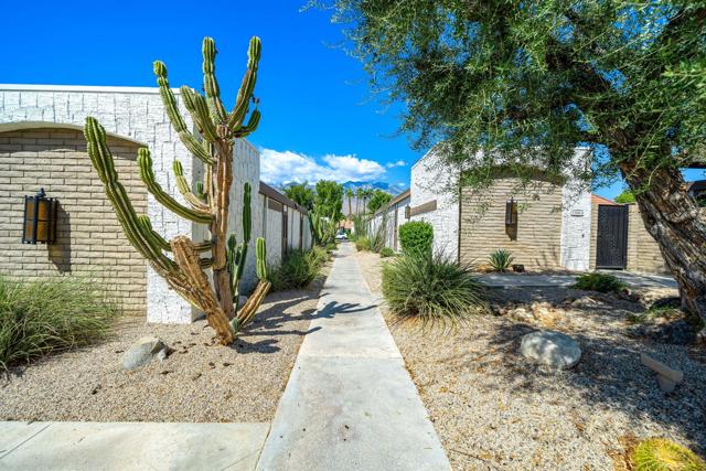 2488 Miramonte Circle W #C, Palm Springs, CA 92264