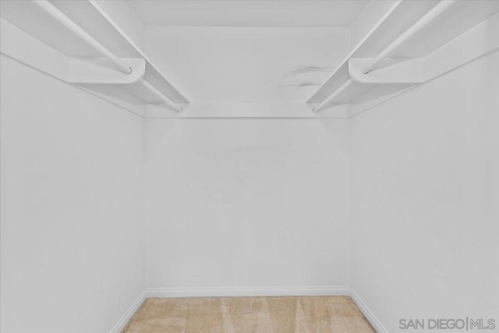 https://media.crmls.org/mediaz/dcca9e09-a7ec-477a-91d8-ee9d5bb82a44.jpg?preset=X-Large