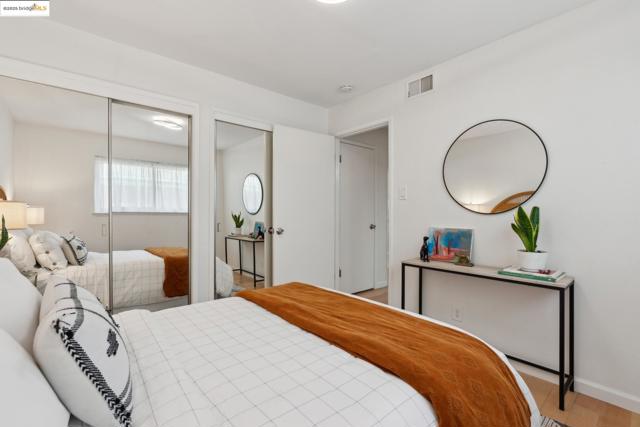 1337 Henry Street, Berkeley CA: https://media.crmls.org/mediaz/dccaae89-446d-43c2-8d39-3fd112f9567b.jpg