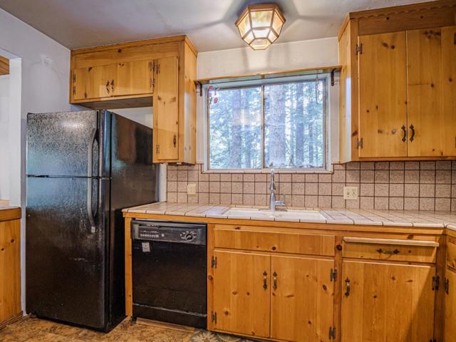 325 Woodland Drive, Scotts Valley CA: https://media.crmls.org/mediaz/dccace19-ef8f-43cd-b933-a7aba526bf0b.jpg