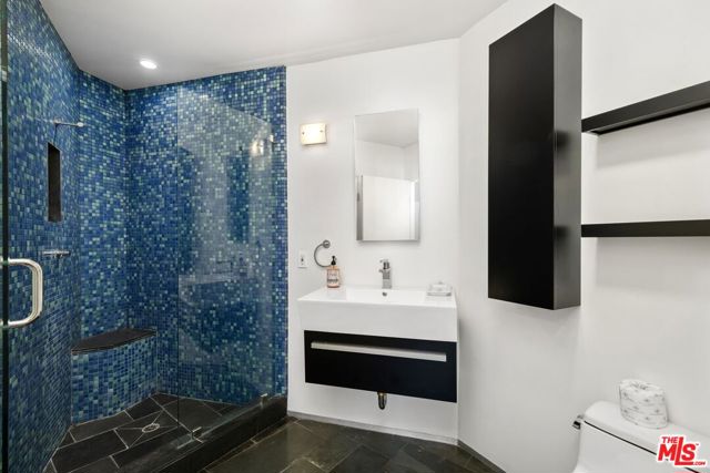 2625 Mar Lu Drive, Los Angeles CA: https://media.crmls.org/mediaz/dccb797e-f3db-4544-b671-81366906dcbd.jpg