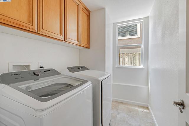1657 Via Cortina, San Jose CA: https://media.crmls.org/mediaz/dccbdb5e-ed4a-4b1c-bbb3-fc1d2dcc55e6.jpg